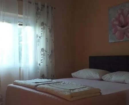 Elena Apartman