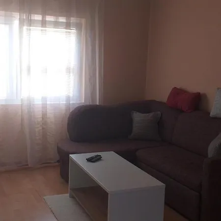 Elena Apartman *